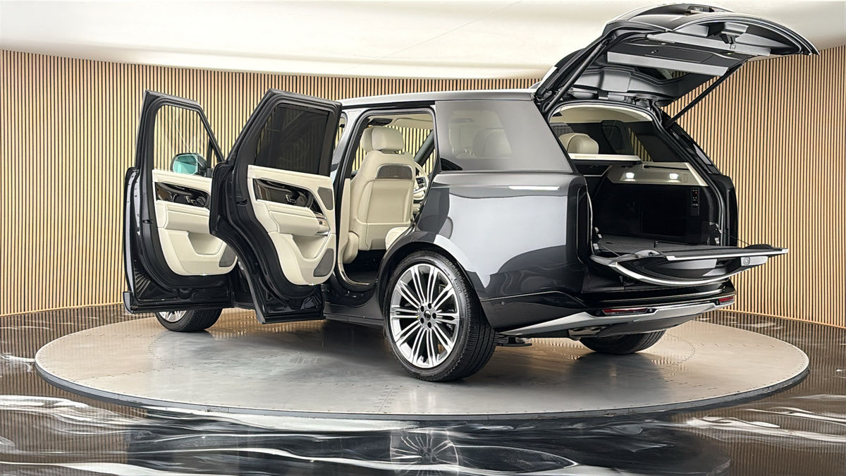 More views of Land Rover Range Rover