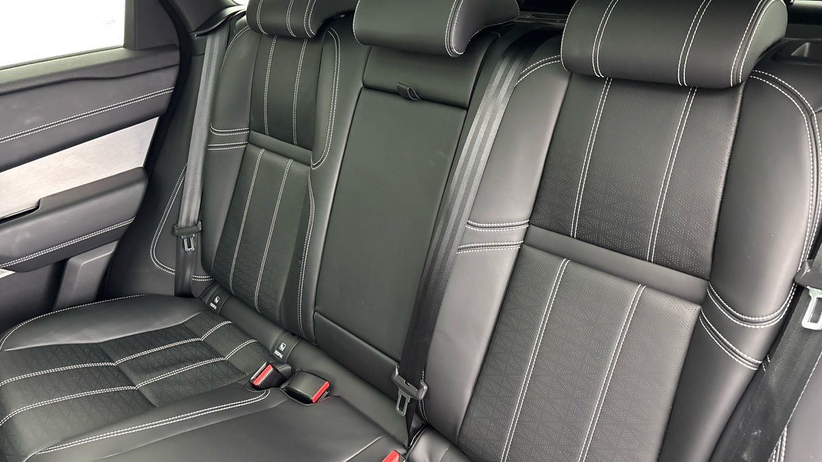 Land Rover Range Rover Velar Image 8