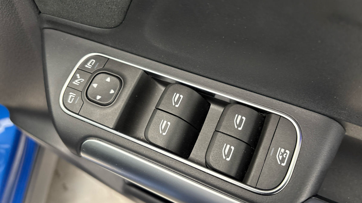 Mercedes-Benz GLA Image 25