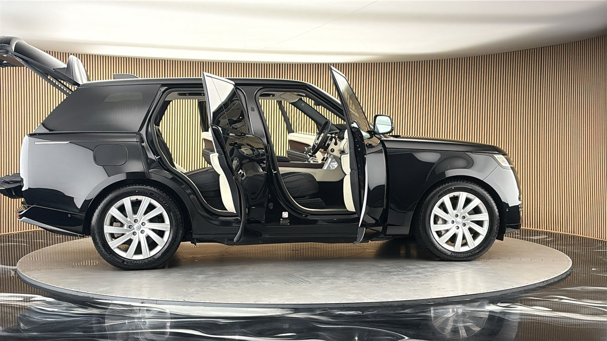 More views of Land Rover Range Rover