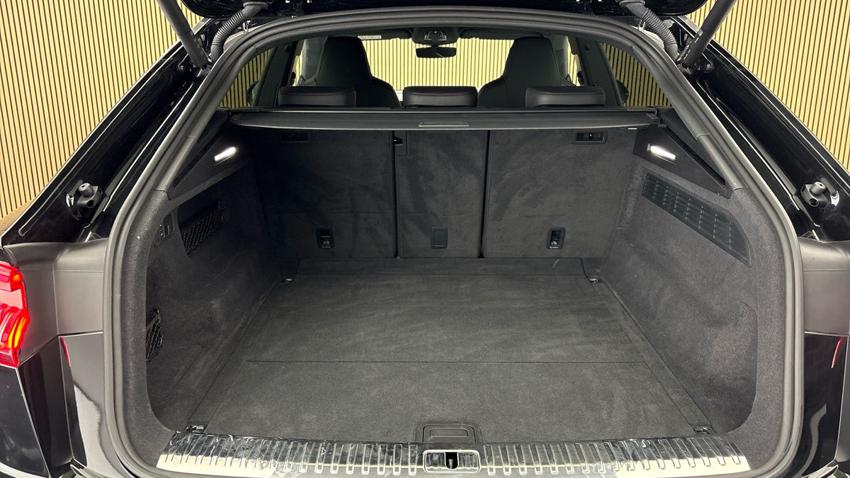 Audi RSQ8 Image 11