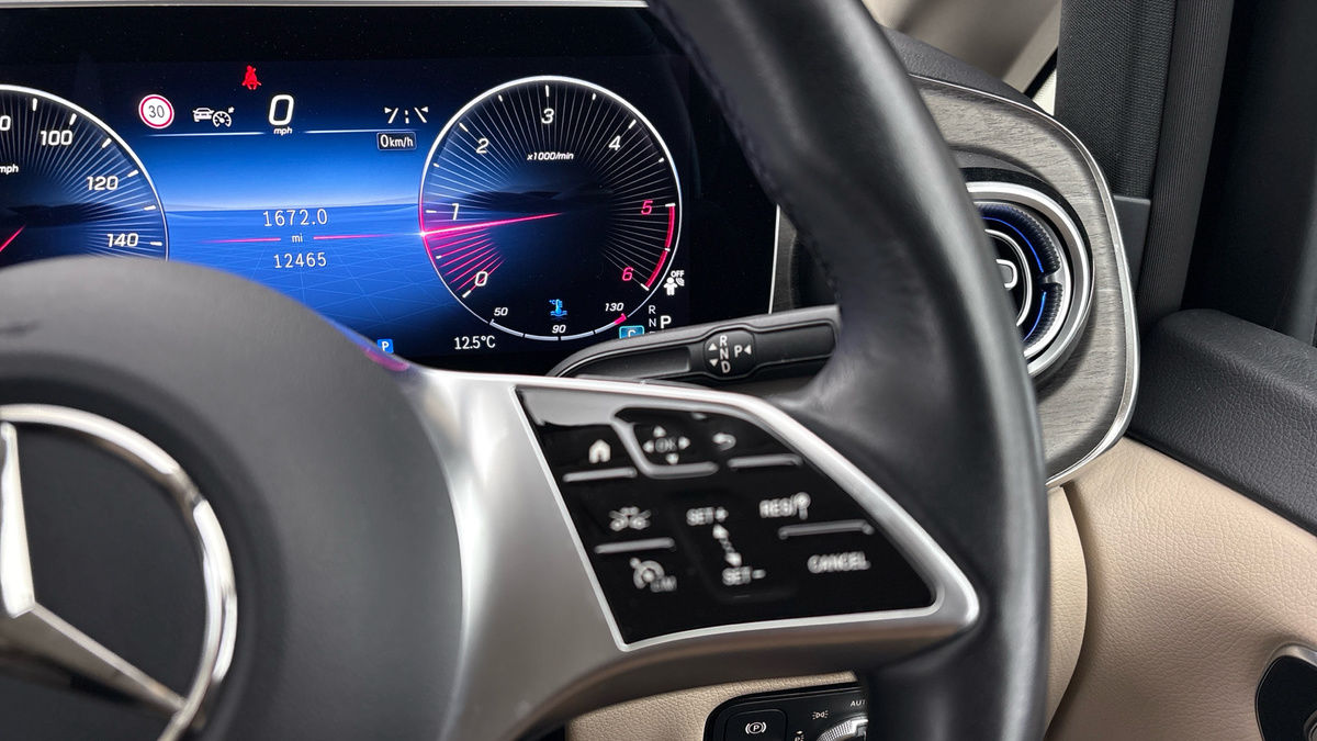 Mercedes-Benz V Class Image 14