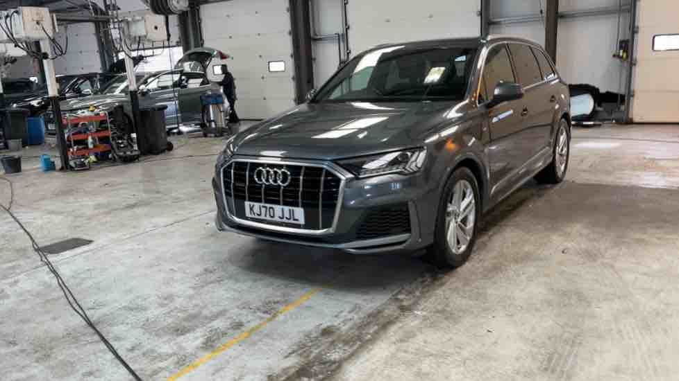 More views of Audi Q7