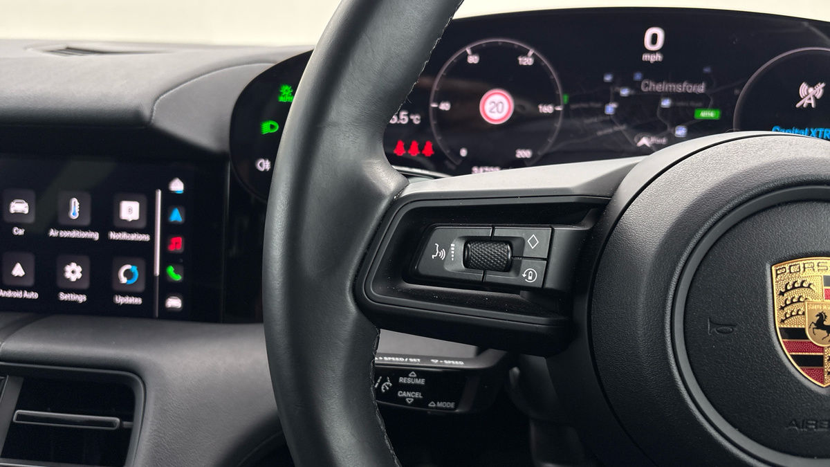 Porsche Taycan Image 13