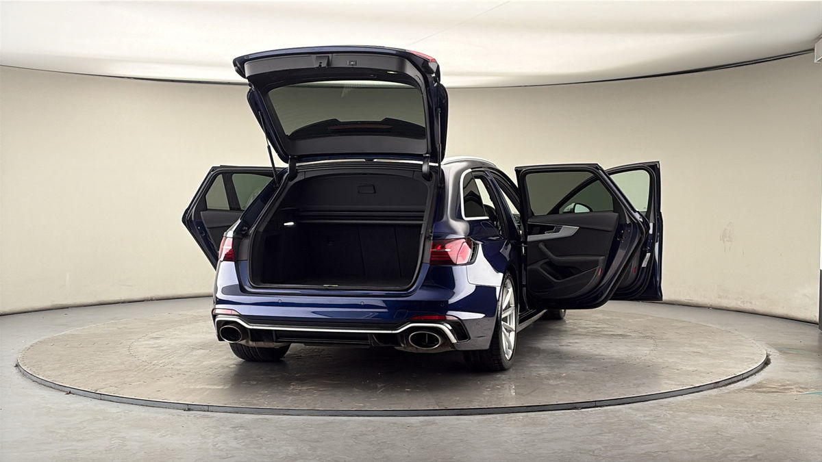 More views of Audi RS4 Avant