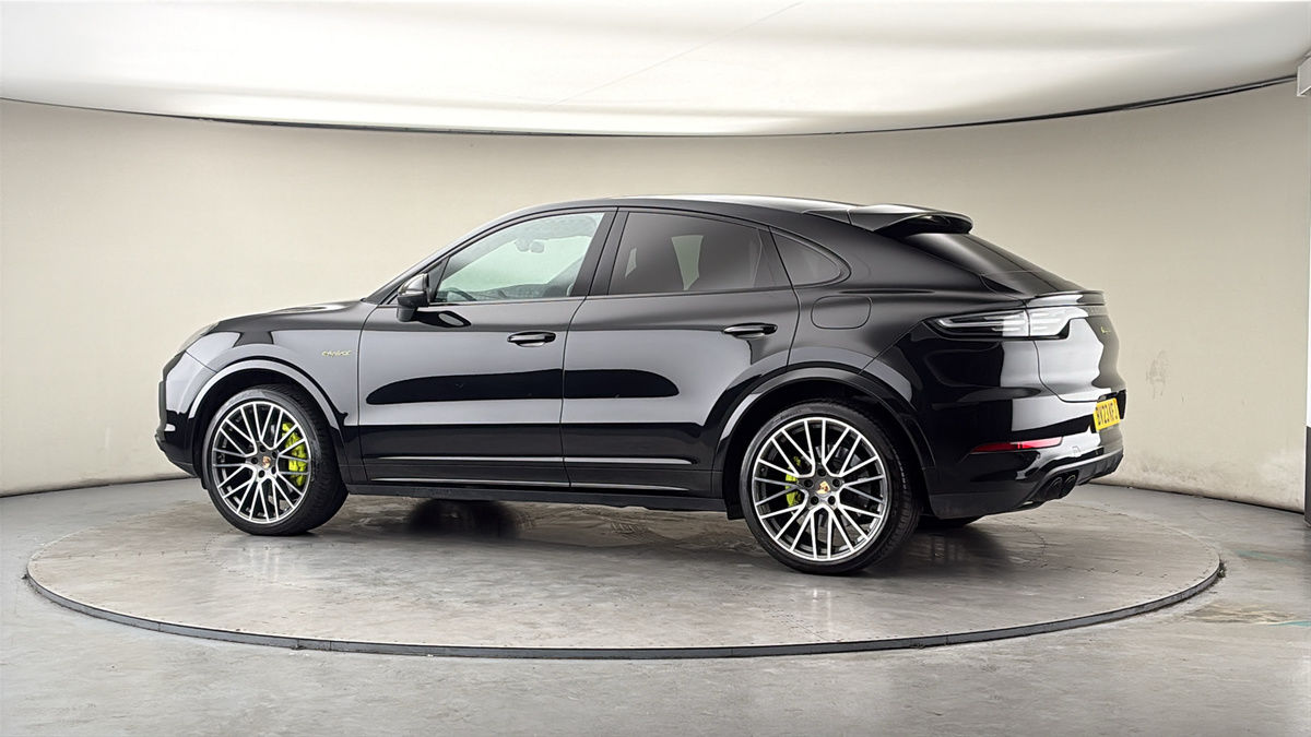 More views of Porsche Cayenne
