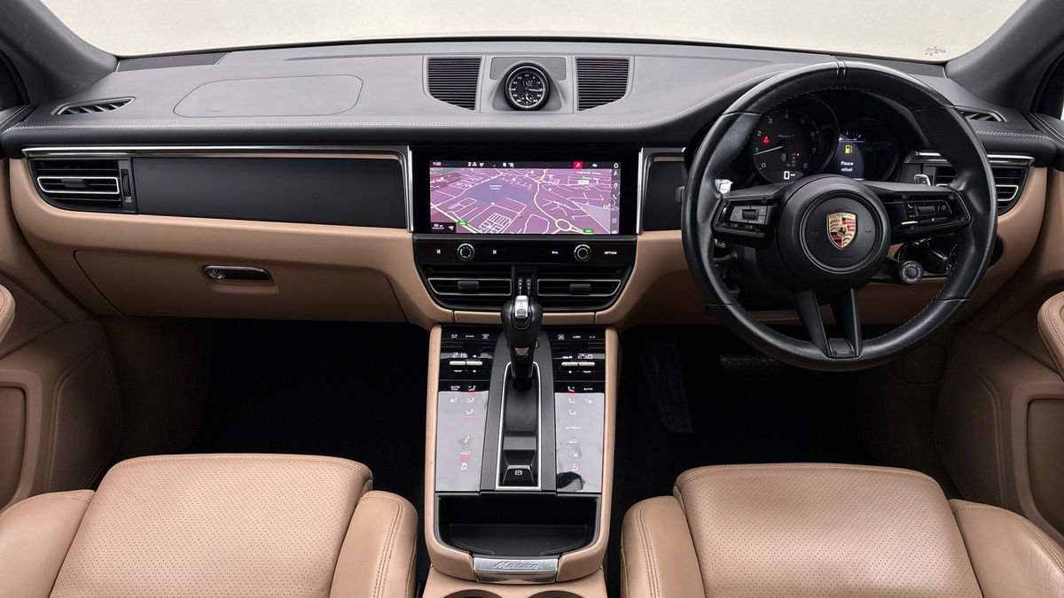 Porsche Macan Image 12