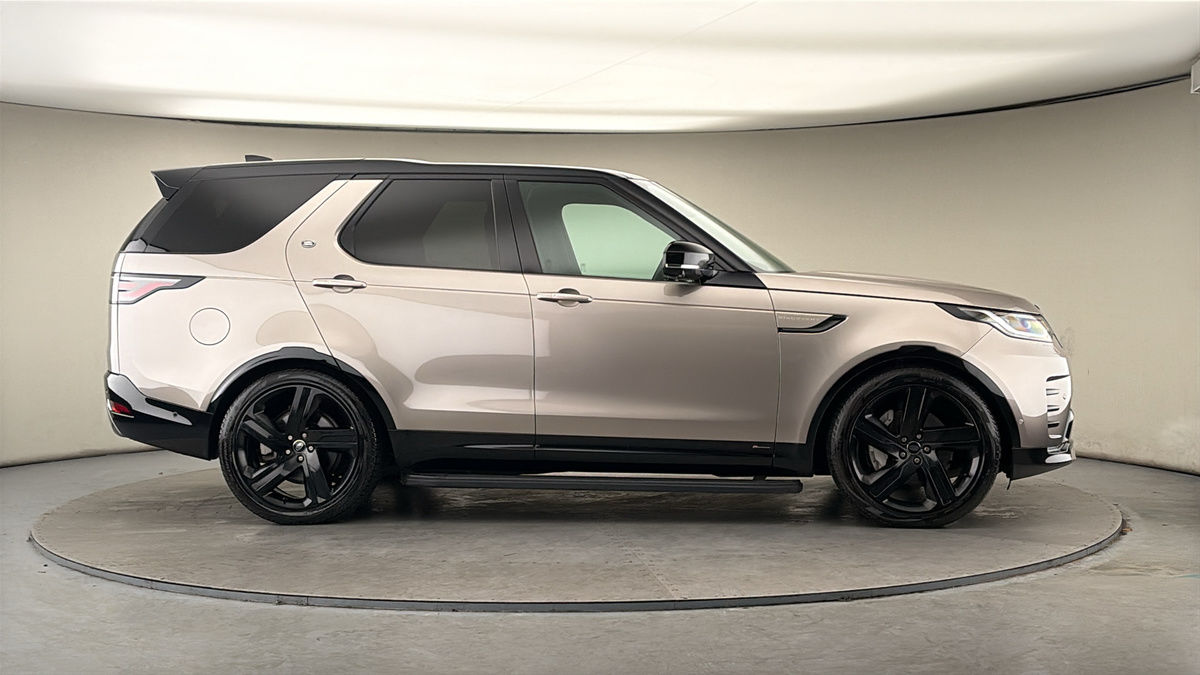 More views of Land Rover Discovery