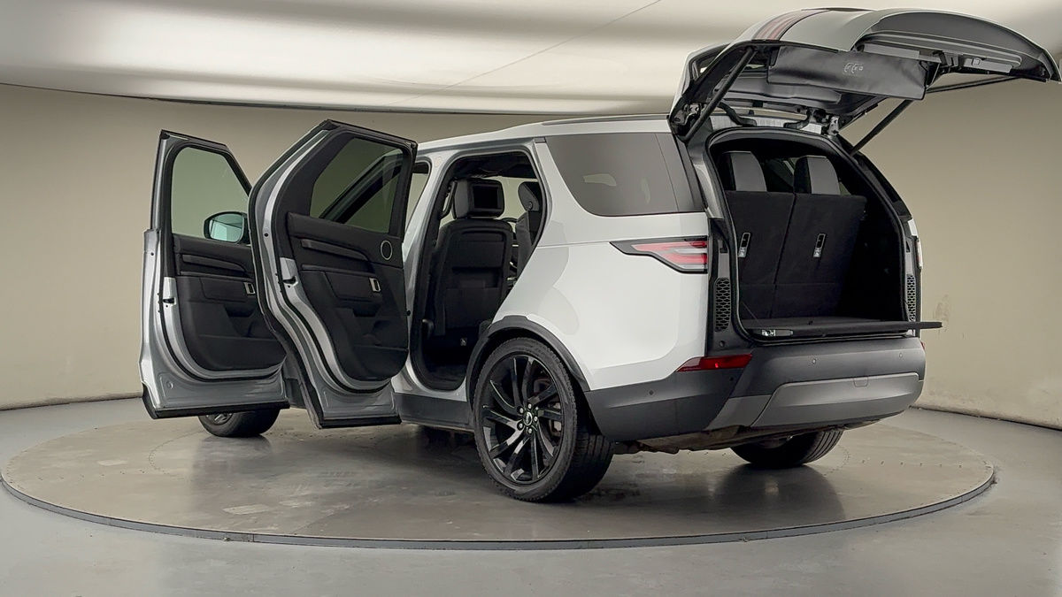 More views of Land Rover Discovery