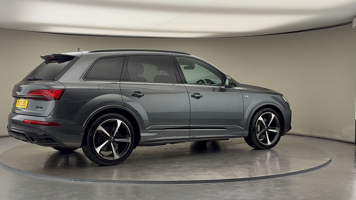 More views of Audi Q7