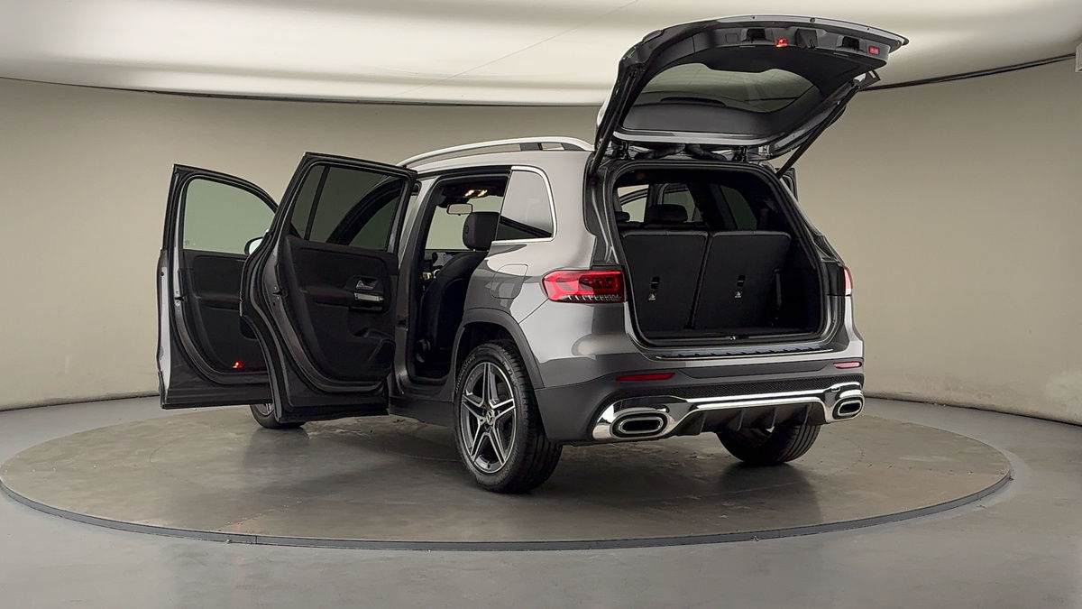 Mercedes-Benz GLB Image 23