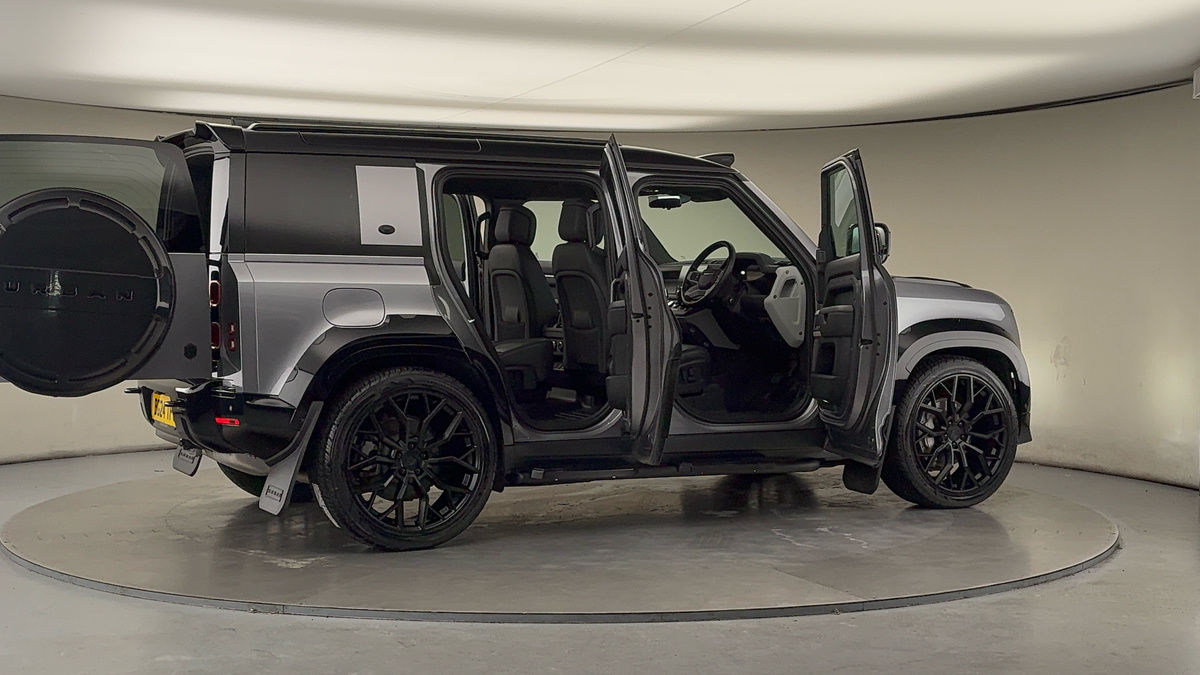 More views of Land Rover Defender 110