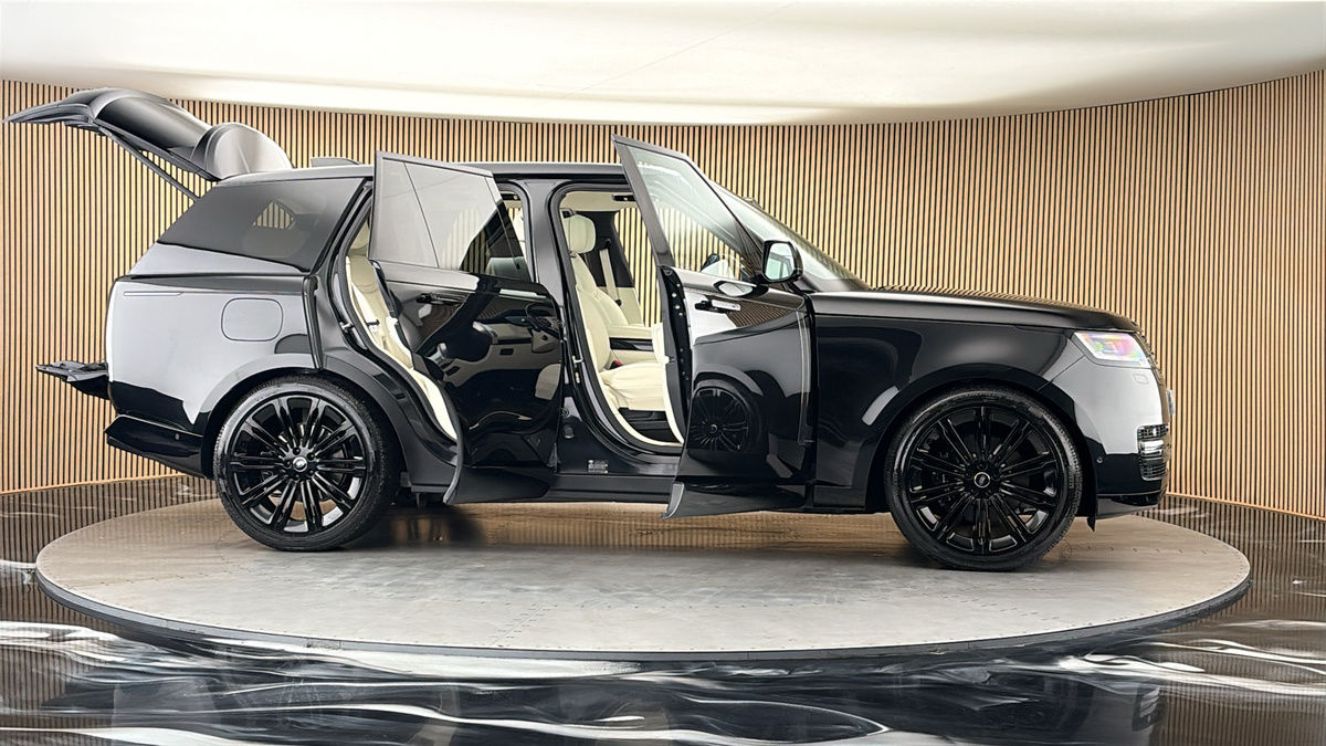 More views of Land Rover Range Rover