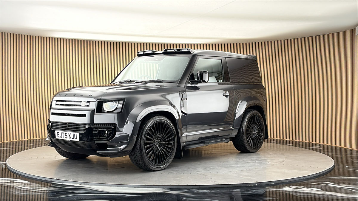 Land Rover Defender 90 Urban Image 20