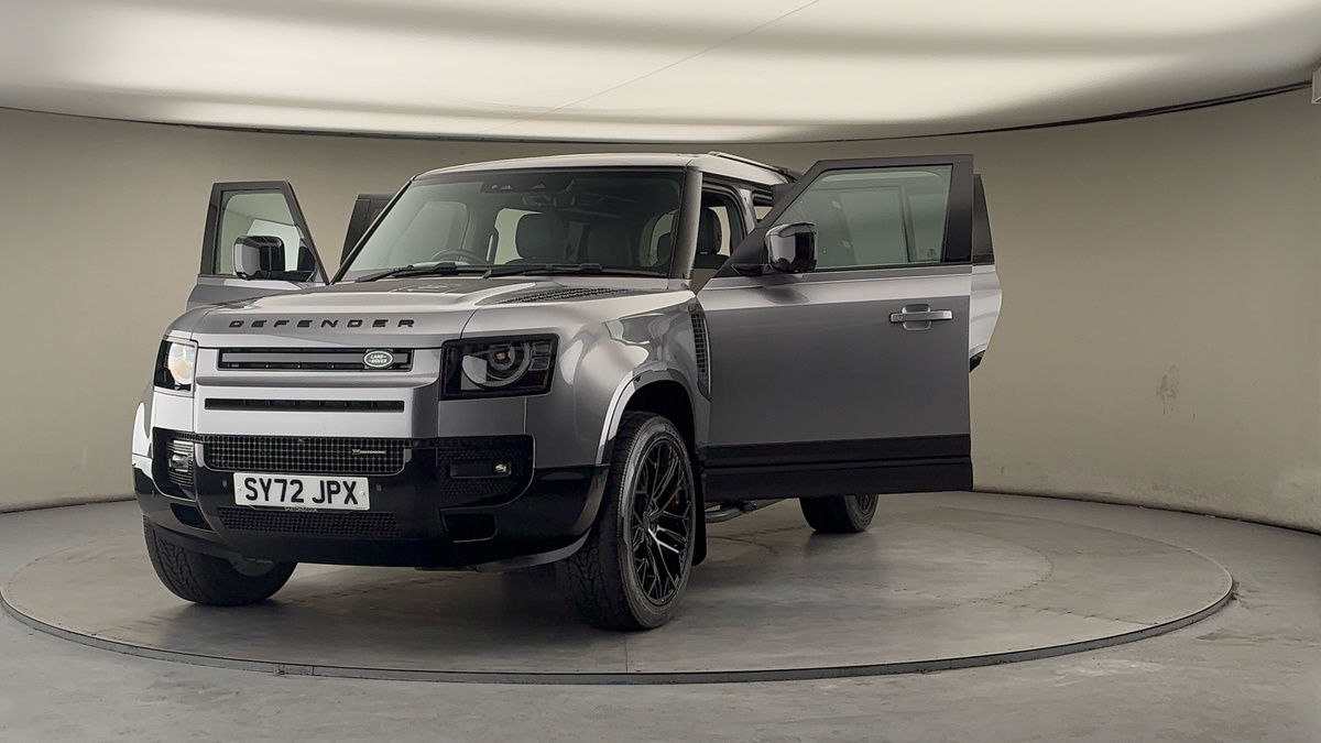 More views of Land Rover Defender 110