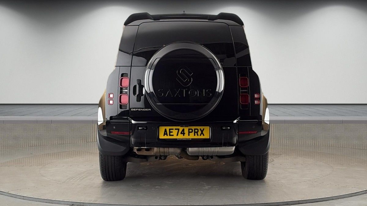 Land Rover Defender 90 Image 4