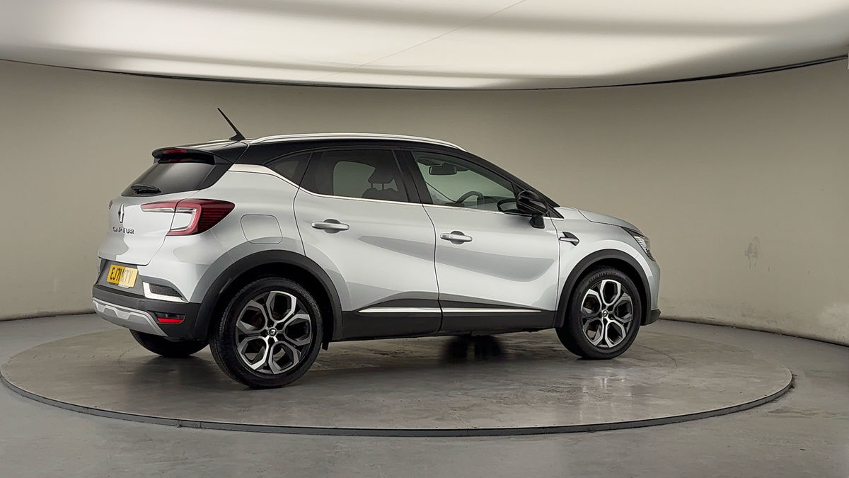 More views of Renault CAPTUR