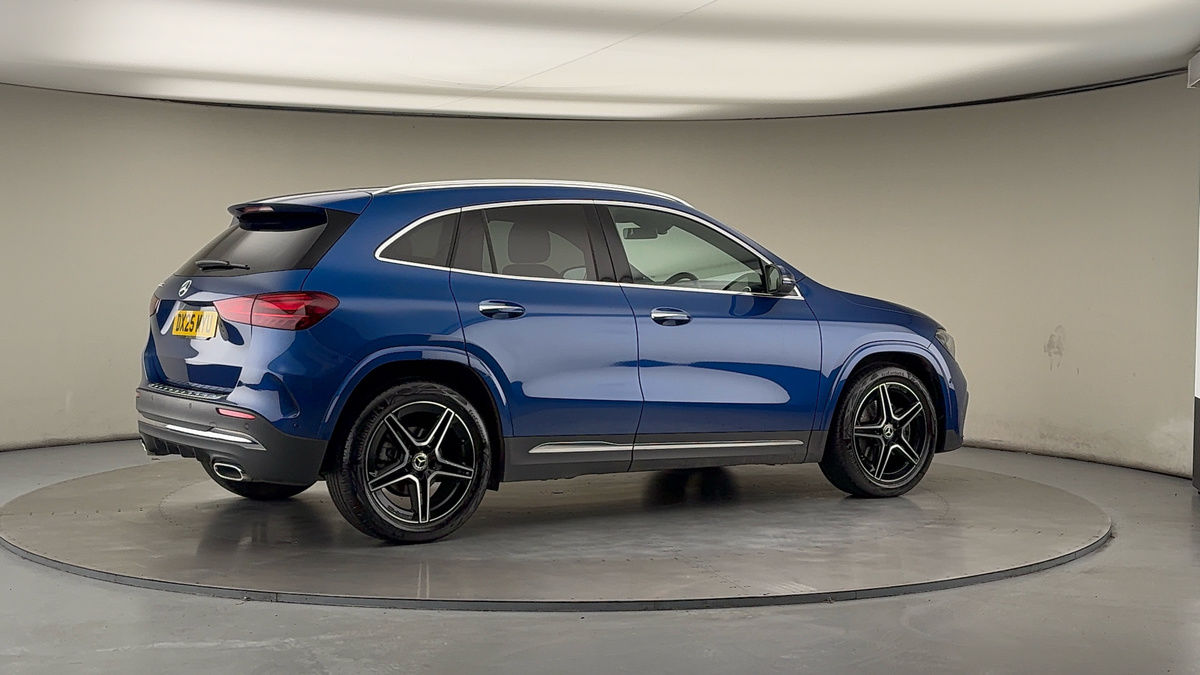 More views of Mercedes-Benz GLA