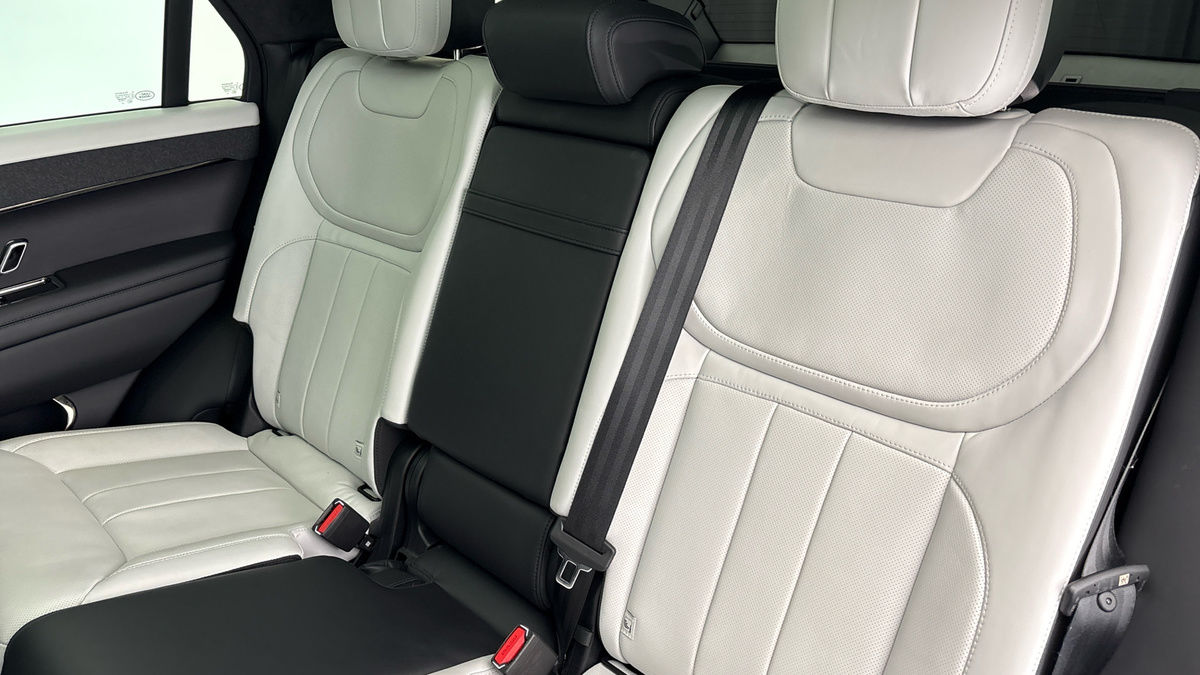 Land Rover Range Rover Sport Image 8