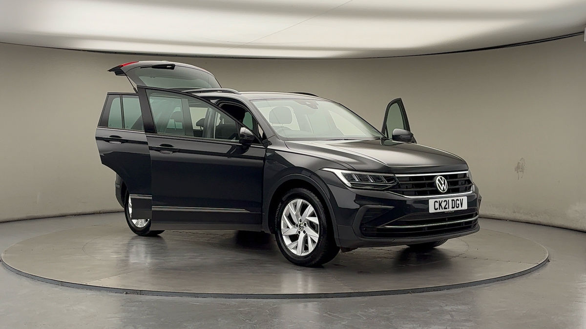 More views of Volkswagen Tiguan