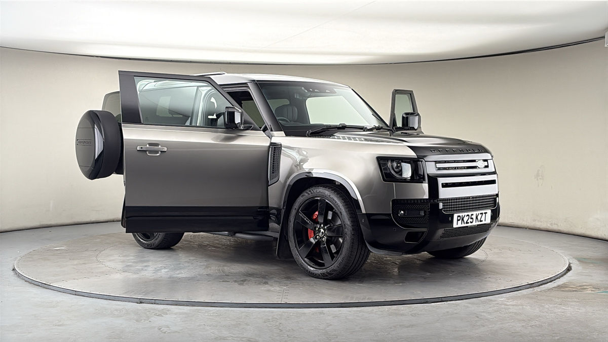 More views of Land Rover Defender 90