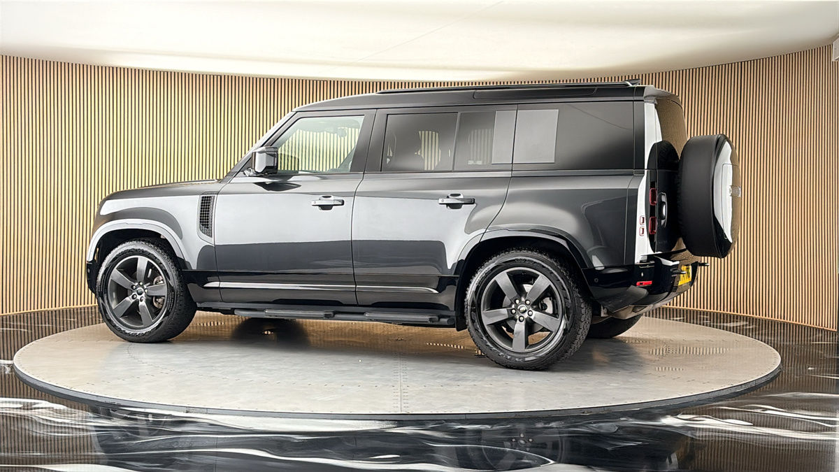 More views of Land Rover Defender 110