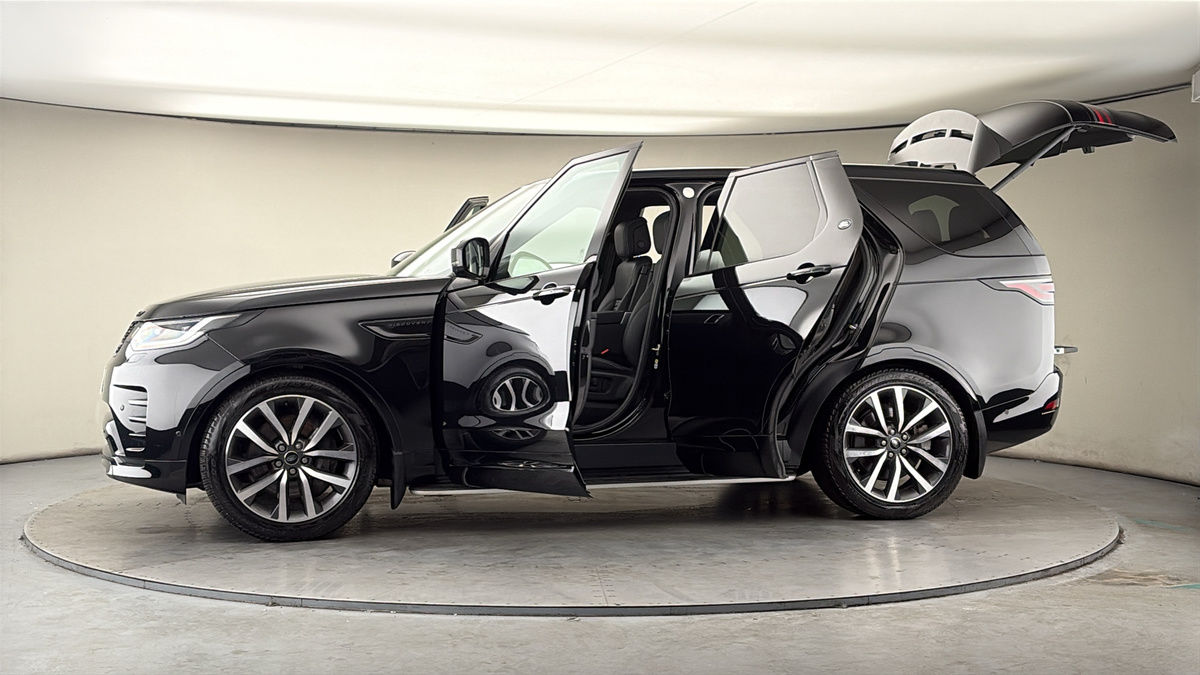 More views of Land Rover Discovery
