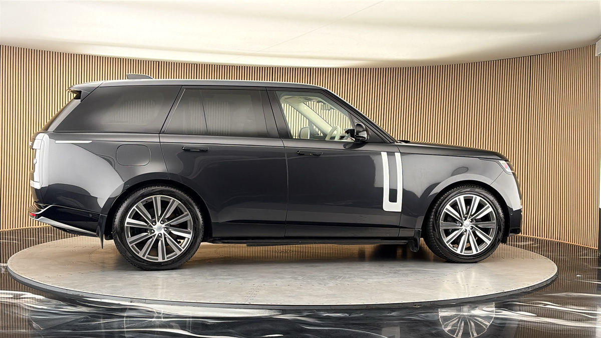 More views of Land Rover Range Rover