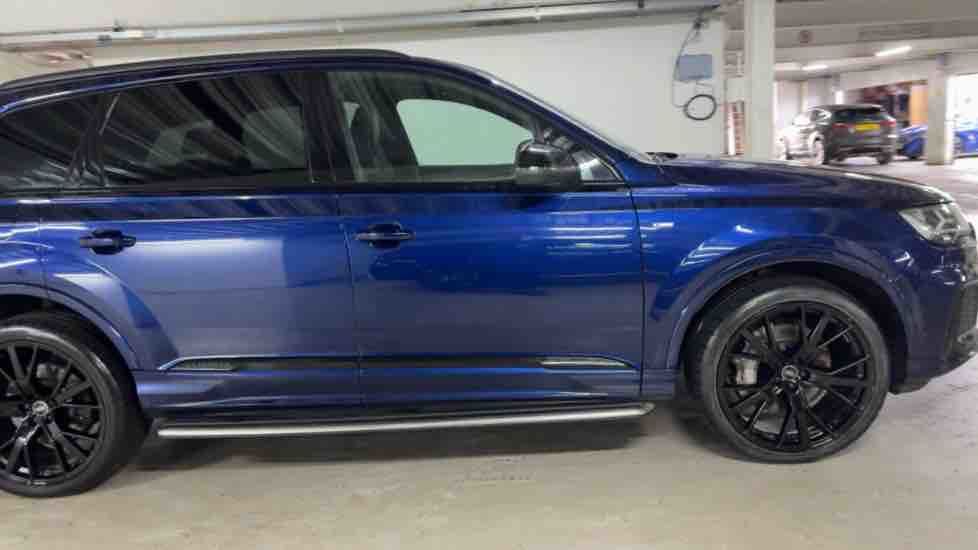More views of Audi Q7
