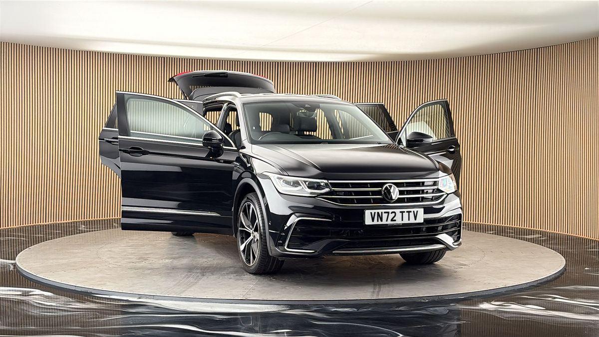 More views of Volkswagen Tiguan Allspace