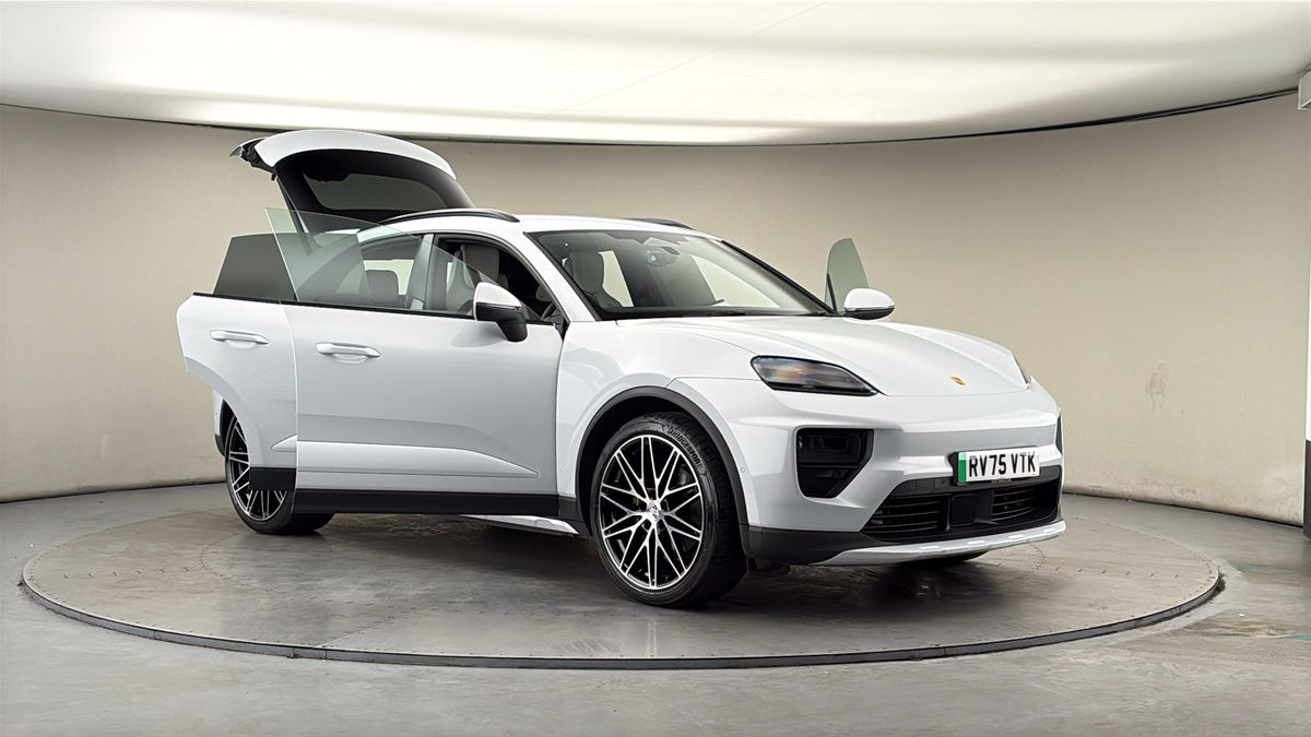 More views of Porsche Macan