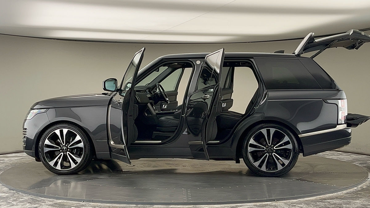 More views of Land Rover Range Rover