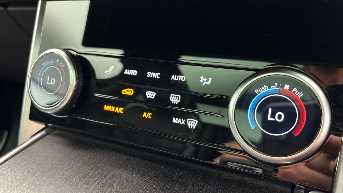 Land Rover Range Rover Image 28
