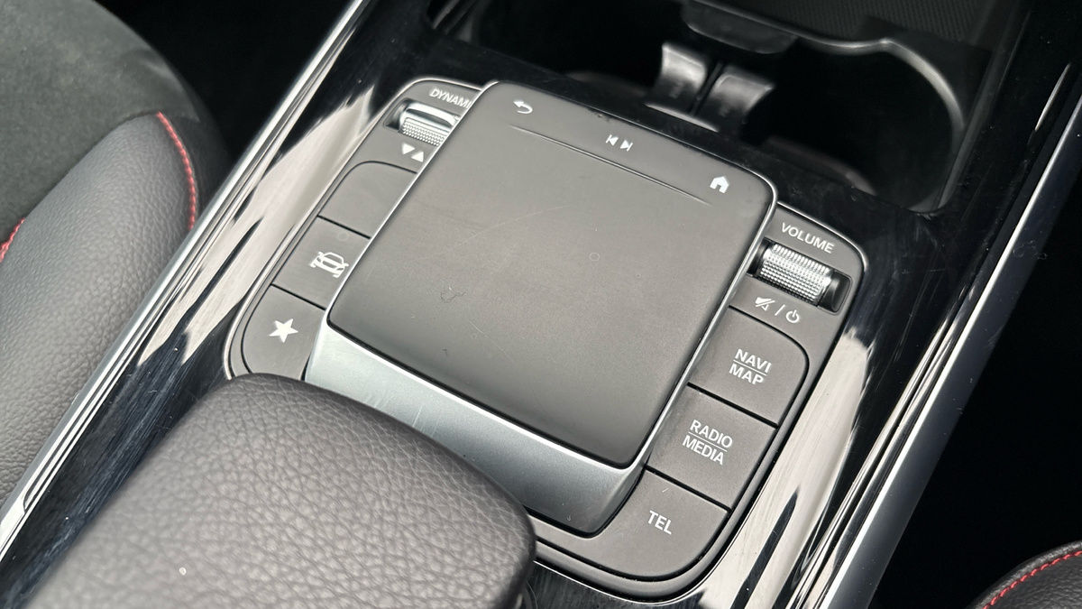 Mercedes-Benz GLB Image 26