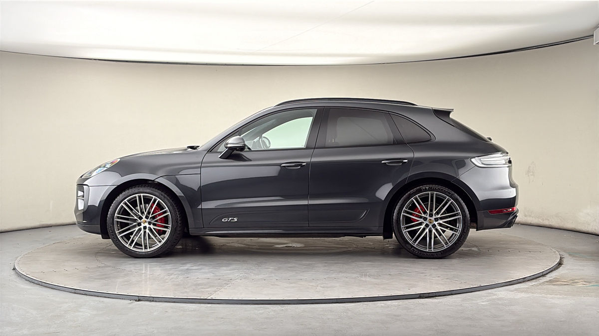 More views of Porsche Macan