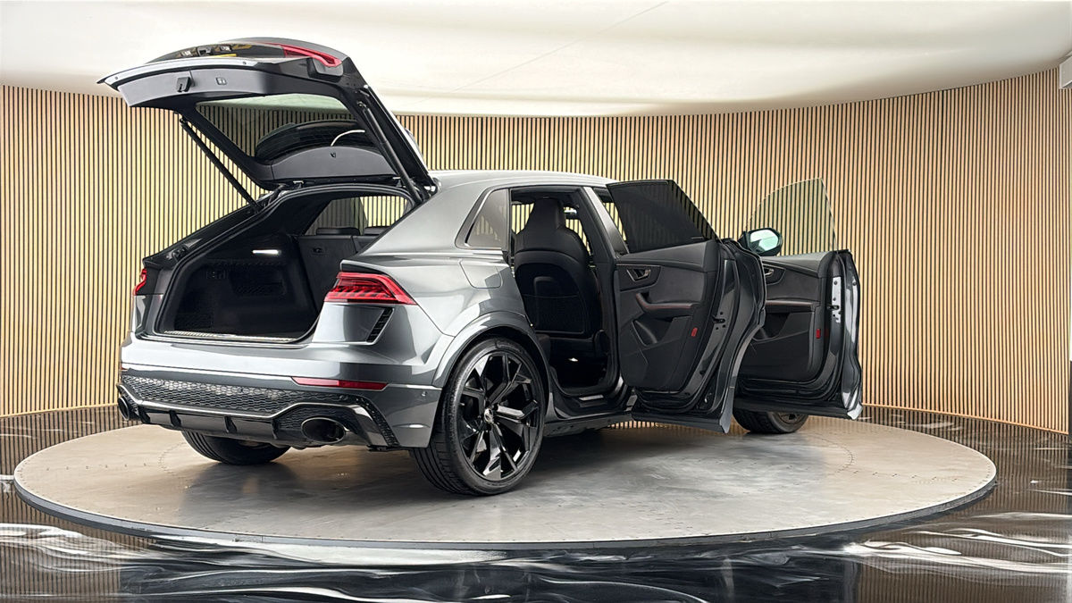 More views of Audi RSQ8