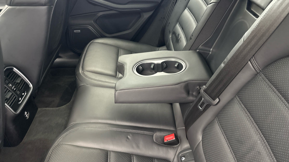 Porsche Macan Image 9