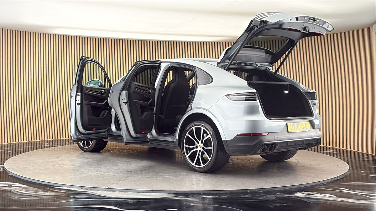 More views of Porsche Cayenne