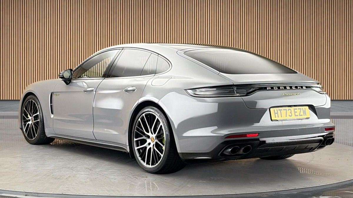 Porsche Panamera Image 2