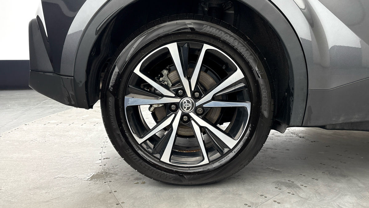 Toyota C-HR Image 10