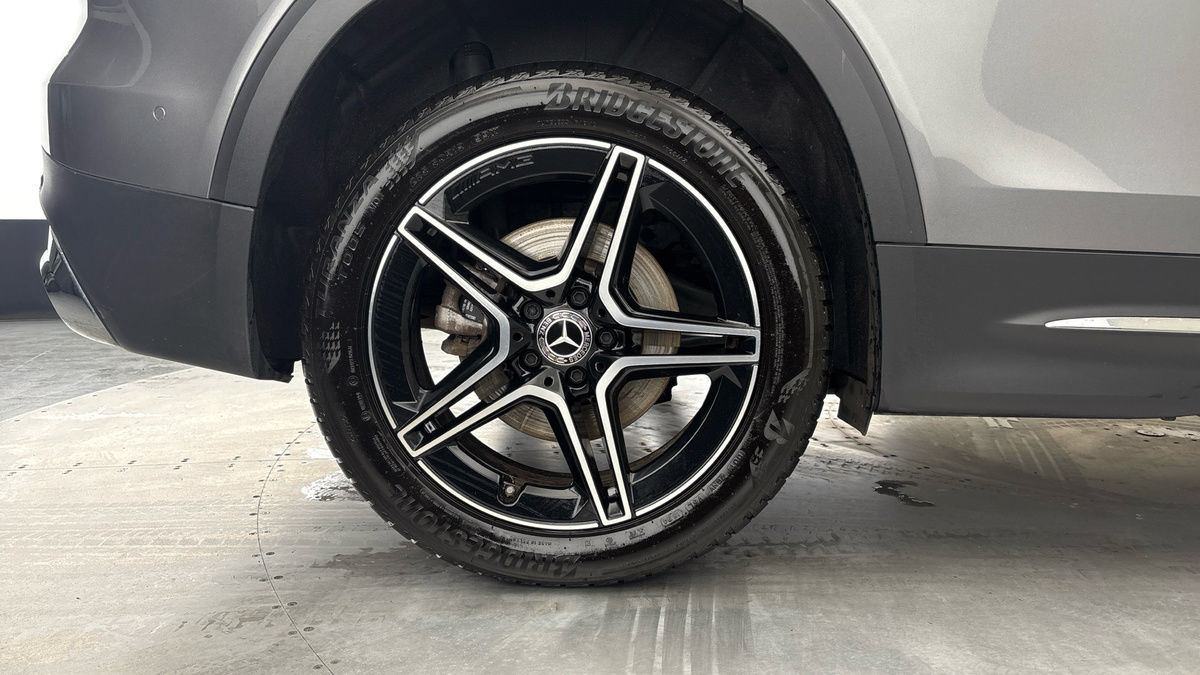 Mercedes-Benz GLB Image 10