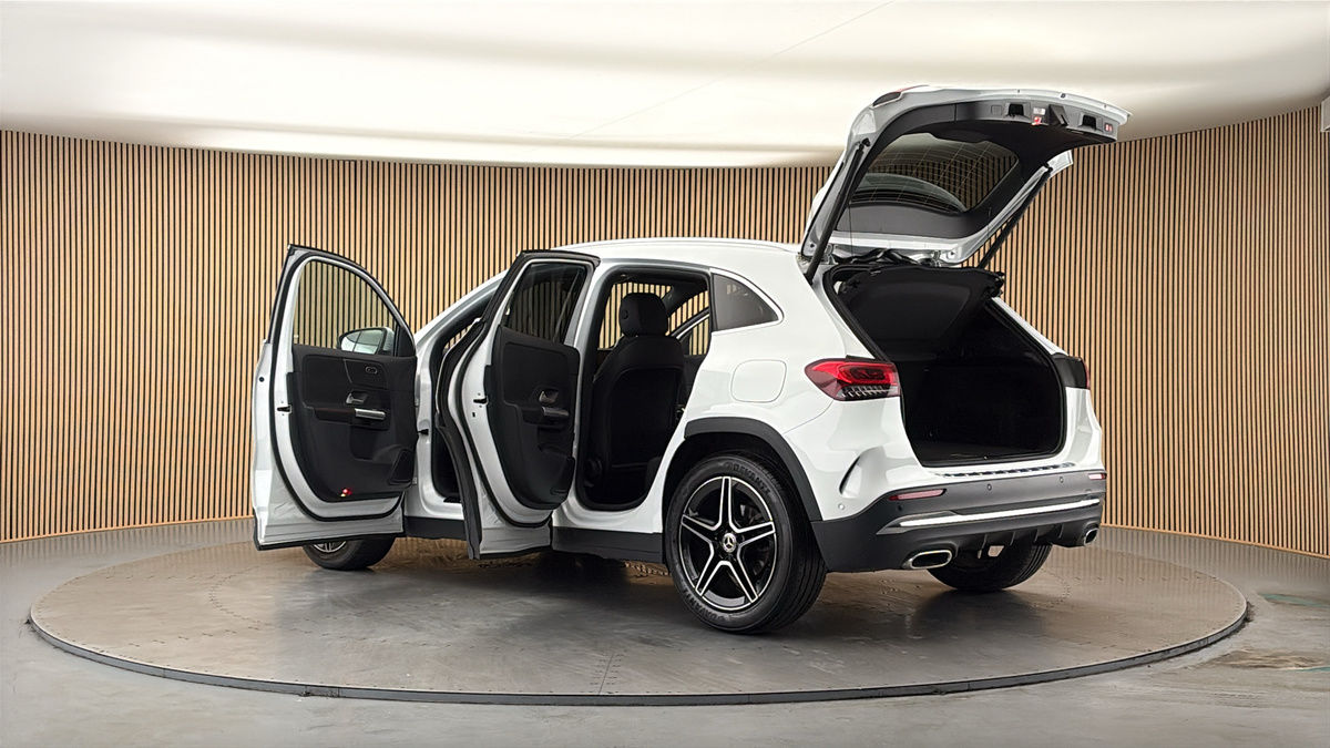 More views of Mercedes-Benz GLA