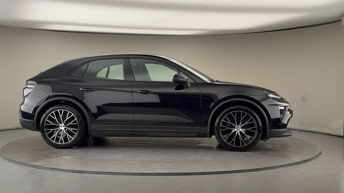 More views of Porsche Macan