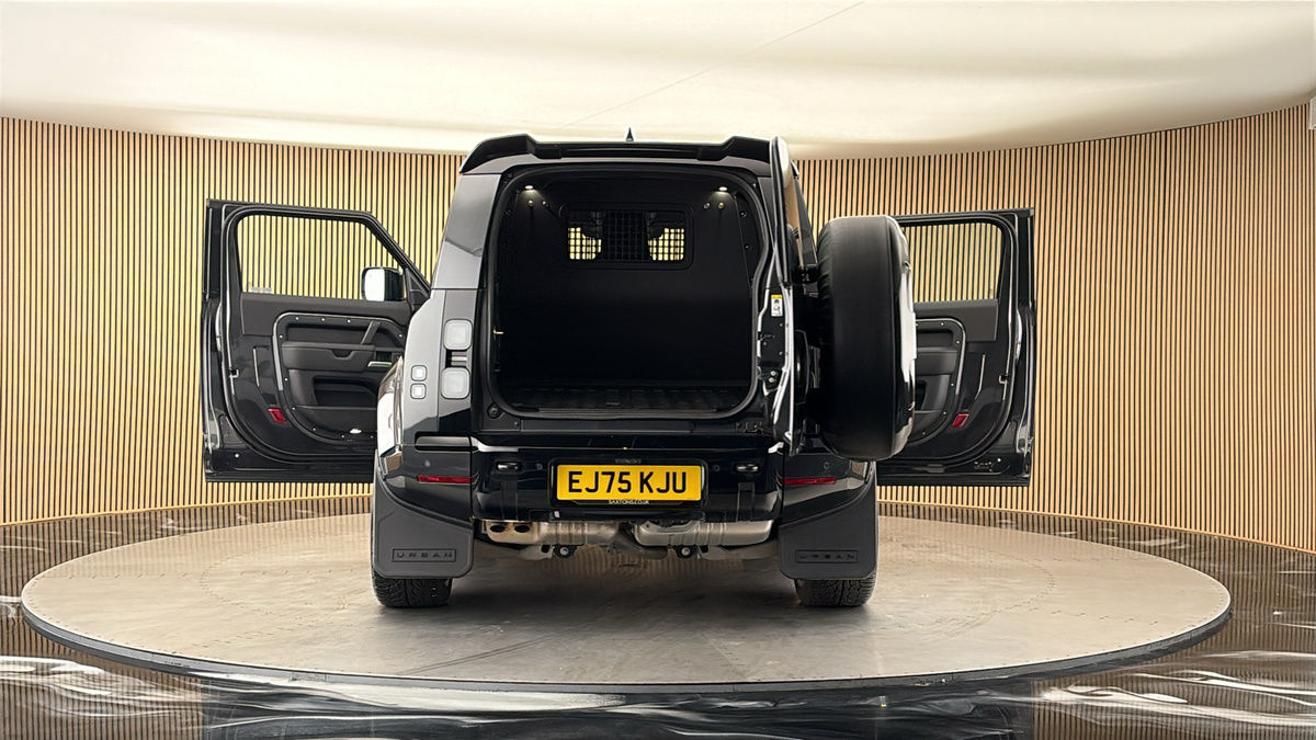More views of Land Rover Defender 90