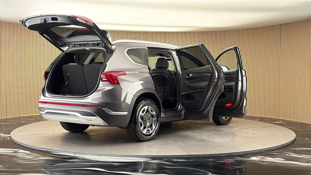 More views of Hyundai Santa Fe