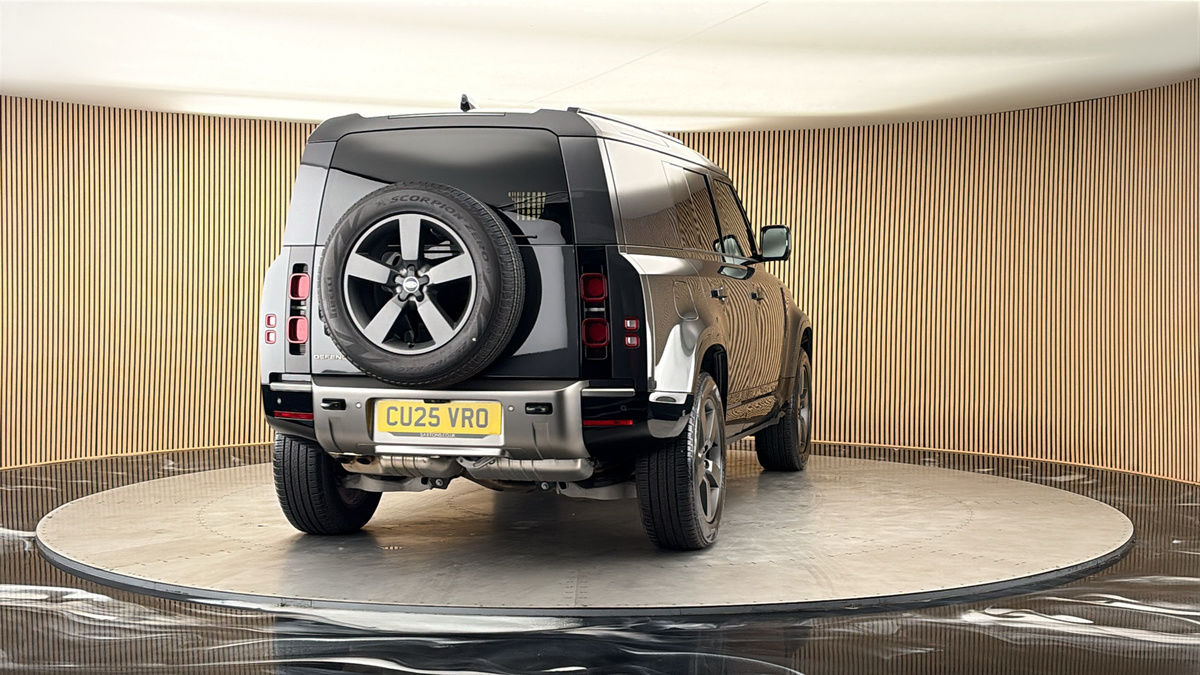 More views of Land Rover Defender 110