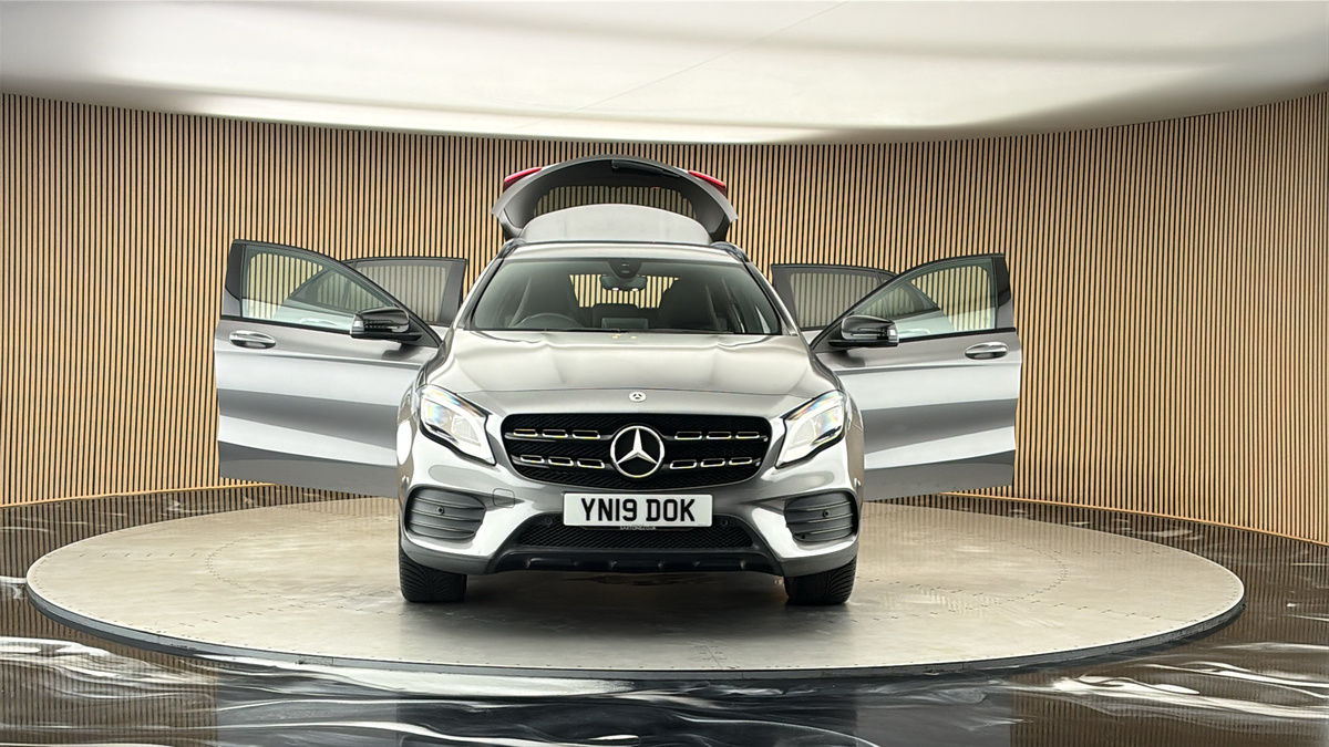 More views of Mercedes-Benz GLA