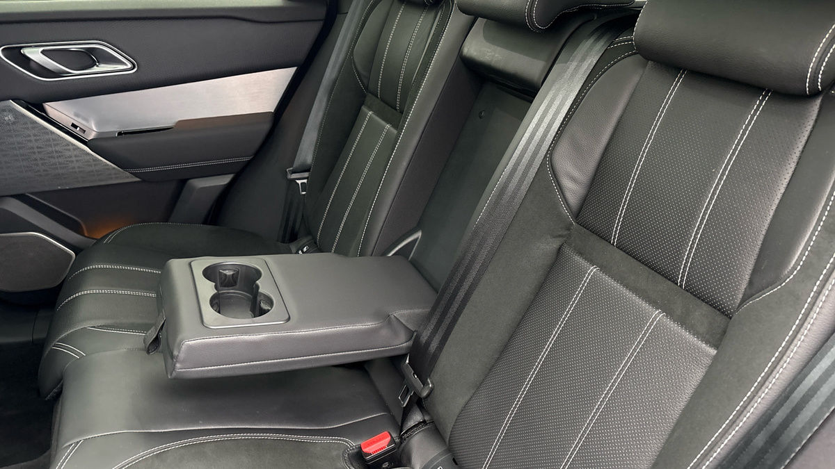 Land Rover Range Rover Velar Image 9