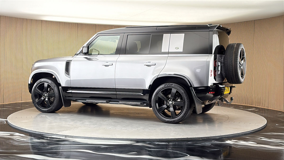 More views of Land Rover Defender 110