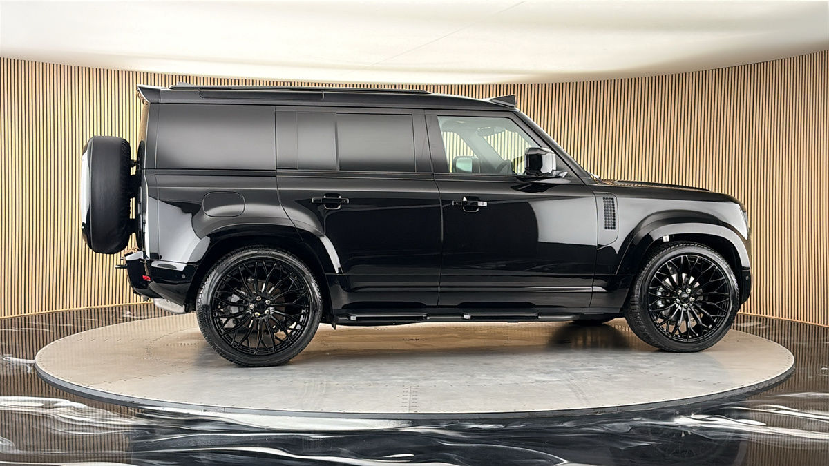 More views of Land Rover Defender 110